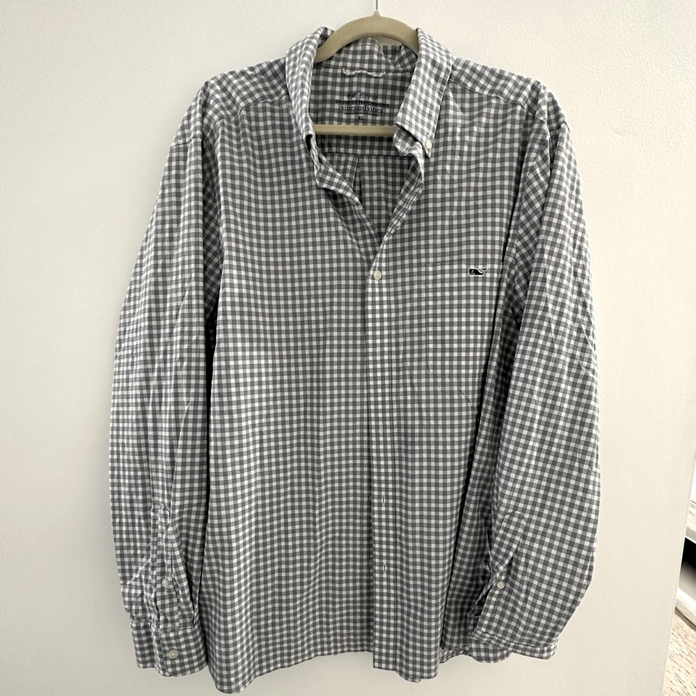 Men’s Vineyard Vines on the go performance button down